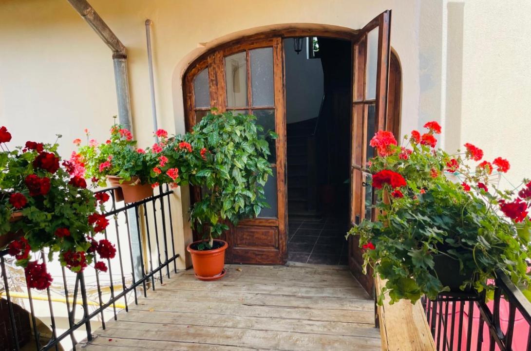 Spacious Stylish Apartment In Old Town Sibiu Eksteriør billede