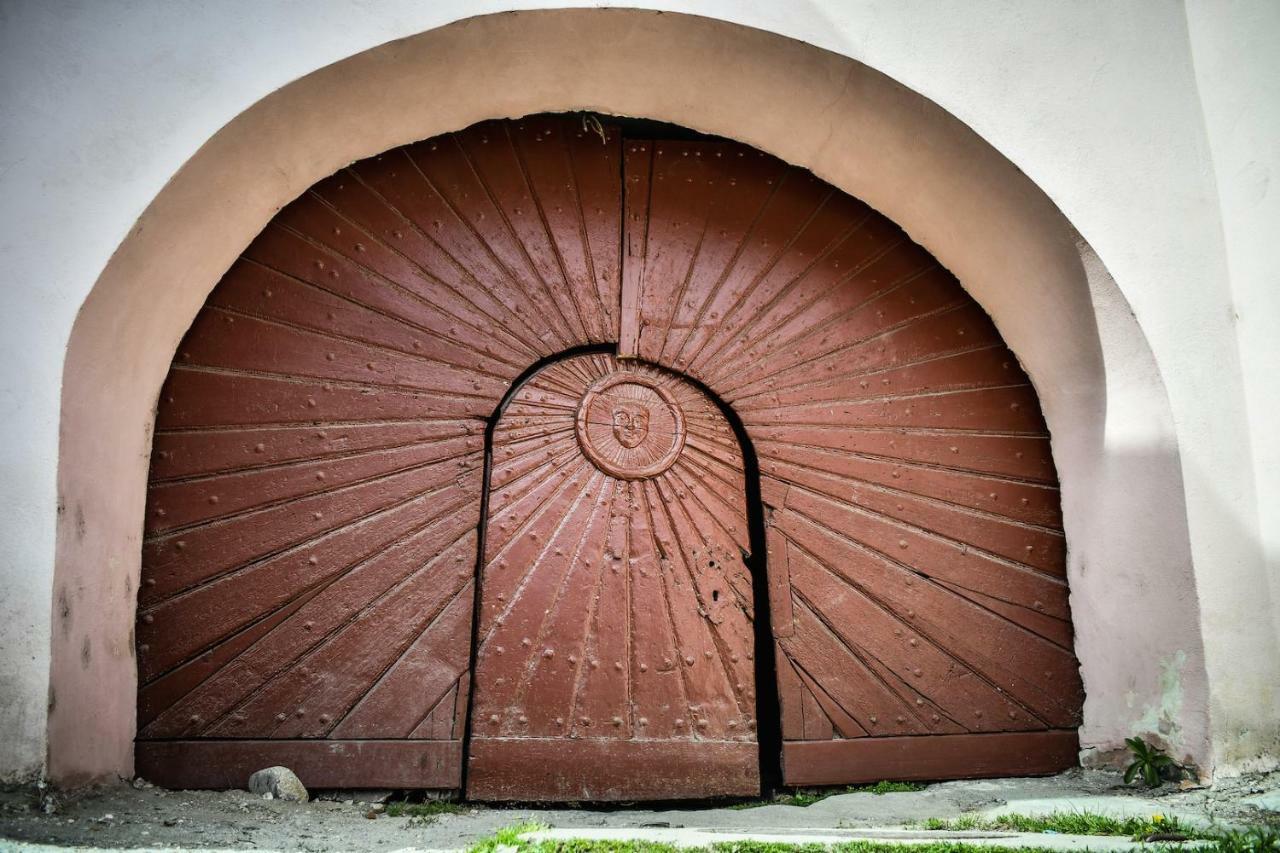 Spacious Stylish Apartment In Old Town Sibiu Eksteriør billede