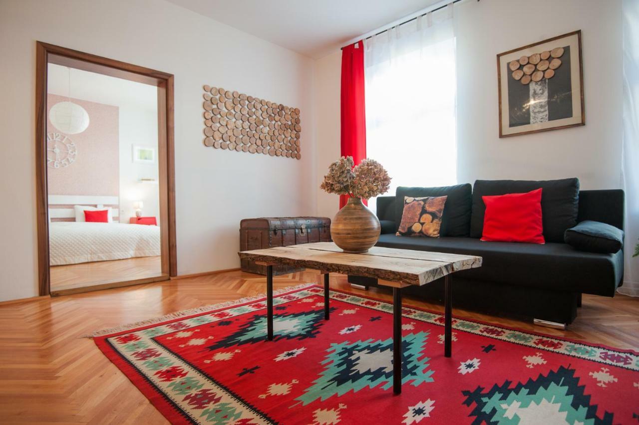 Spacious Stylish Apartment In Old Town Sibiu Eksteriør billede