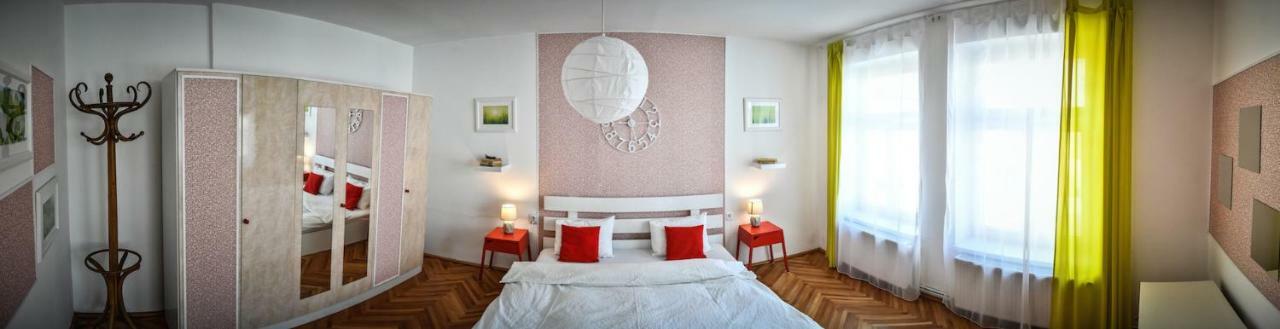 Spacious Stylish Apartment In Old Town Sibiu Eksteriør billede